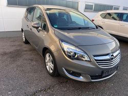 Grau Gebraucht 2015 Opel Meriva Van / Kleinbus | 3.990 € (Etwas zu teuer)