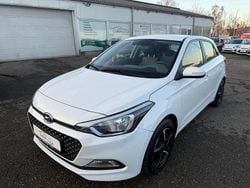 Weiß Gebraucht 2016 Hyundai i20 Style Kleinwagen | 8.790 € (Guter Preis)