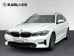 Weiss Gebraucht 2021 BMW 320 Sport Line Kombi | 26.990 € (Etwas zu teuer)