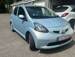 Blau Gebraucht 2005 Toyota Aygo City Kleinwagen | 2.100 € (Fairer Preis)