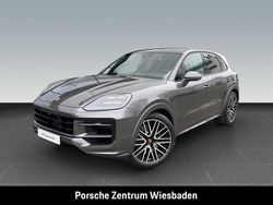 Quarzitgraumetallic (metallic) Gebraucht 2025 Porsche Cayenne SUV | 137.800 €