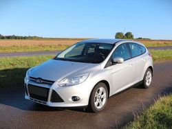 Silber Gebraucht 2013 Ford Focus Trend Limousine | 5.295 € (Fairer Preis)