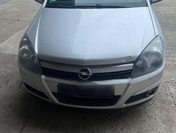 Grau Gebraucht 2006 Opel Astra Limousine | 800 € (Superpreis)