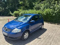 Blau Gebraucht 2005 VW Fox Kleinwagen | 1.800 € (Etwas zu teuer)