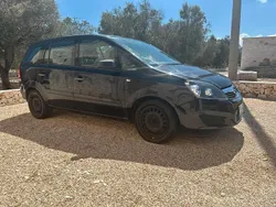 Schwarz Gebraucht 2009 Opel Zafira Van / Kleinbus | 4.590 € (Teuer)