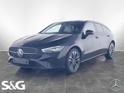 Metalliclack kosmosschwarz Gebraucht 2024 Mercedes CLA180 Progressive Limousine | 31.890 € (Fairer Preis)