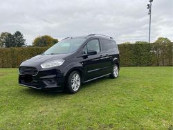 Schwarz Gebraucht 2020 Ford Tourneo Courier Van / Kleinbus | 10.500 € (Fairer Preis)