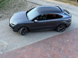Grau Gebraucht 2020 Porsche Cayenne SUV | 71.400 € (Etwas zu teuer)