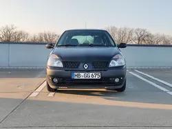 Schwarz Gebraucht 2003 Renault Clio II Limousine | 1.200 € (Fairer Preis)