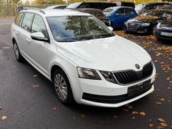Weiß Gebraucht 2018 Skoda Octavia Active Kombi | 11.400 € (Guter Preis)