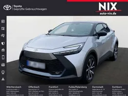 Shimmering silver metallic / dach schwarz Gebraucht 2023 Toyota C-HR Team SUV | 30.990 € (Superpreis)
