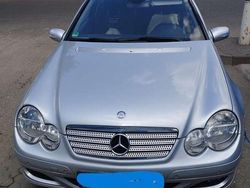 Silber Gebraucht 2006 Mercedes C200 Sport Edition Coupé | 5.299 € (Etwas zu teuer)