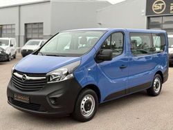 Blau Gebraucht 2018 Opel Vivaro Van | 27.990 €