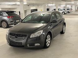Grau Gebraucht 2010 Opel Insignia Edition Kombi | 3.990 € (Etwas zu teuer)