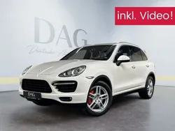 Weiß Gebraucht 2011 Porsche Cayenne Turbo SUV | 32.990 € (Etwas zu teuer)
