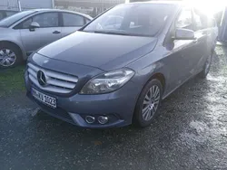 Grau Gebraucht 2014 Mercedes B220 Van / Kleinbus | 7.999 € (Fairer Preis)
