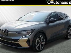 Weiß Gebraucht 2023 Renault Mégane Komfort Limousine | 36.290 € (Teuer)