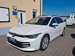 Oryxweiß perleffekt Neu 2025 VW Golf VIII Kombi | 31.590 € (Superpreis)