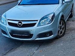 Grau Gebraucht 2008 Opel Vectra Limousine | 2.600 € (Fairer Preis)