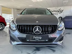 Grau Gebraucht 2015 Mercedes B180 Van / Kleinbus | 13.199 € (Fairer Preis)