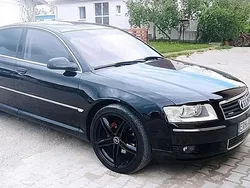 Schwarz Gebraucht 2004 Audi A8 Limousine | 6.000 €