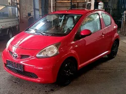 Rot Gebraucht 2006 Toyota Aygo Cool Kleinwagen | 2.390 € (Fairer Preis)
