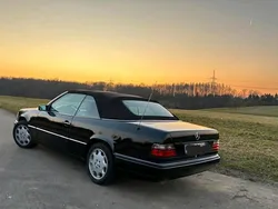 Schwarz Gebraucht 1993 Mercedes E320 Cabrio | 29.990 €