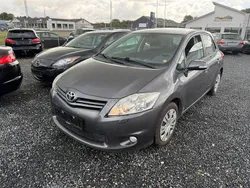 Grau Gebraucht 2011 Toyota Auris Basis Limousine | 3.600 € (Etwas zu teuer)