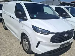 Weiß Gebraucht 2024 Ford Transit Custom Van / Kleinbus | 28.500 € (Guter Preis)