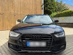 Schwarz Gebraucht 2013 Audi A4 Kombi | 14.500 €
