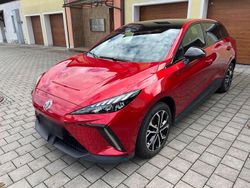 Rot Gebraucht 2023 MG MG4 EV Luxury Kleinwagen | 19.900 € (Guter Preis)