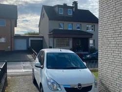 Weiß Gebraucht 2009 Opel Agila Kleinwagen | 1.950 €