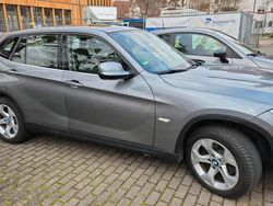 Grau Gebraucht 2011 BMW X1 SUV | 10.500 € (Fairer Preis)