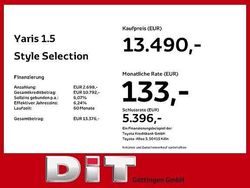 Titanblau metallic / mysticschwarz mica Gebraucht 2017 Toyota Yaris Hybrid Plus | 13.490 € (Superpreis)