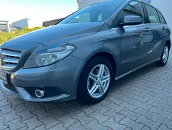 Grau Gebraucht 2014 Mercedes B200 Van / Kleinbus | 12.999 € (Guter Preis)