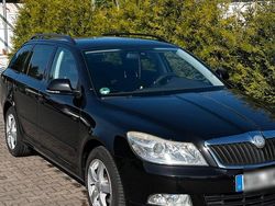 Schwarz Gebraucht 2009 Skoda Octavia Ambiente Kombi | 4.999 €