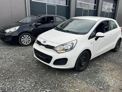Weiß Gebraucht 2013 Kia Rio 2 Limousine | 4.190 € (Guter Preis)