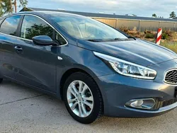 Grau Gebraucht 2015 Kia Ceed Limousine | 5.900 € (Guter Preis)