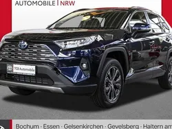 Blau Gebraucht 2024 Toyota RAV4 Hybrid Team SUV | 41.889 € (Fairer Preis)