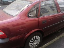 Rot Gebraucht 1995 Opel Vectra Limousine | 1.600 €