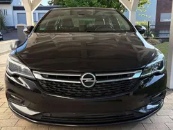 Schwarz Gebraucht 2016 Opel Astra Innovation Limousine | 11.300 € (Fairer Preis)