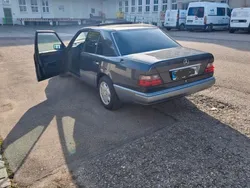 Schwarz Gebraucht 1994 Mercedes E250 Limousine | 12.000 €