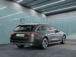 Grau Gebraucht 2024 Mercedes E220 Avantgarde Kombi | 56.874 €