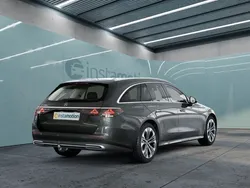 Grau Gebraucht 2024 Mercedes E220 Avantgarde Kombi | 56.874 € (Teuer)