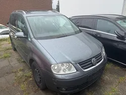 Grau Gebraucht 2004 VW Touran Highline Van / Kleinbus | 1.290 € (Guter Preis)