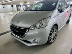 Gebraucht 2014 Peugeot 208 Allure Kleinwagen | 6.200 € (Etwas zu teuer)
