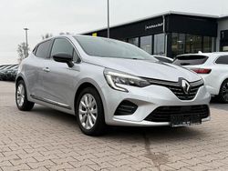 Silber Gebraucht 2021 Renault Clio V Intens Kleinwagen | 15.990 € (Fairer Preis)