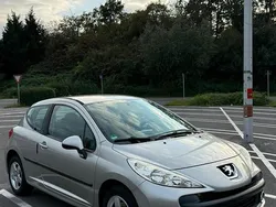 Grau Gebraucht 2009 Peugeot 207 Limousine | 5.000 €
