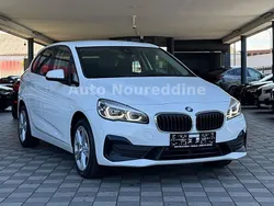 Weiß Gebraucht 2018 BMW 218 Active Tourer Advantage Van / Kleinbus | 17.999 € (Fairer Preis)