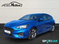 Blau Gebraucht 2018 Ford Focus ST-Line Limousine | 12.945 € (Etwas zu teuer)